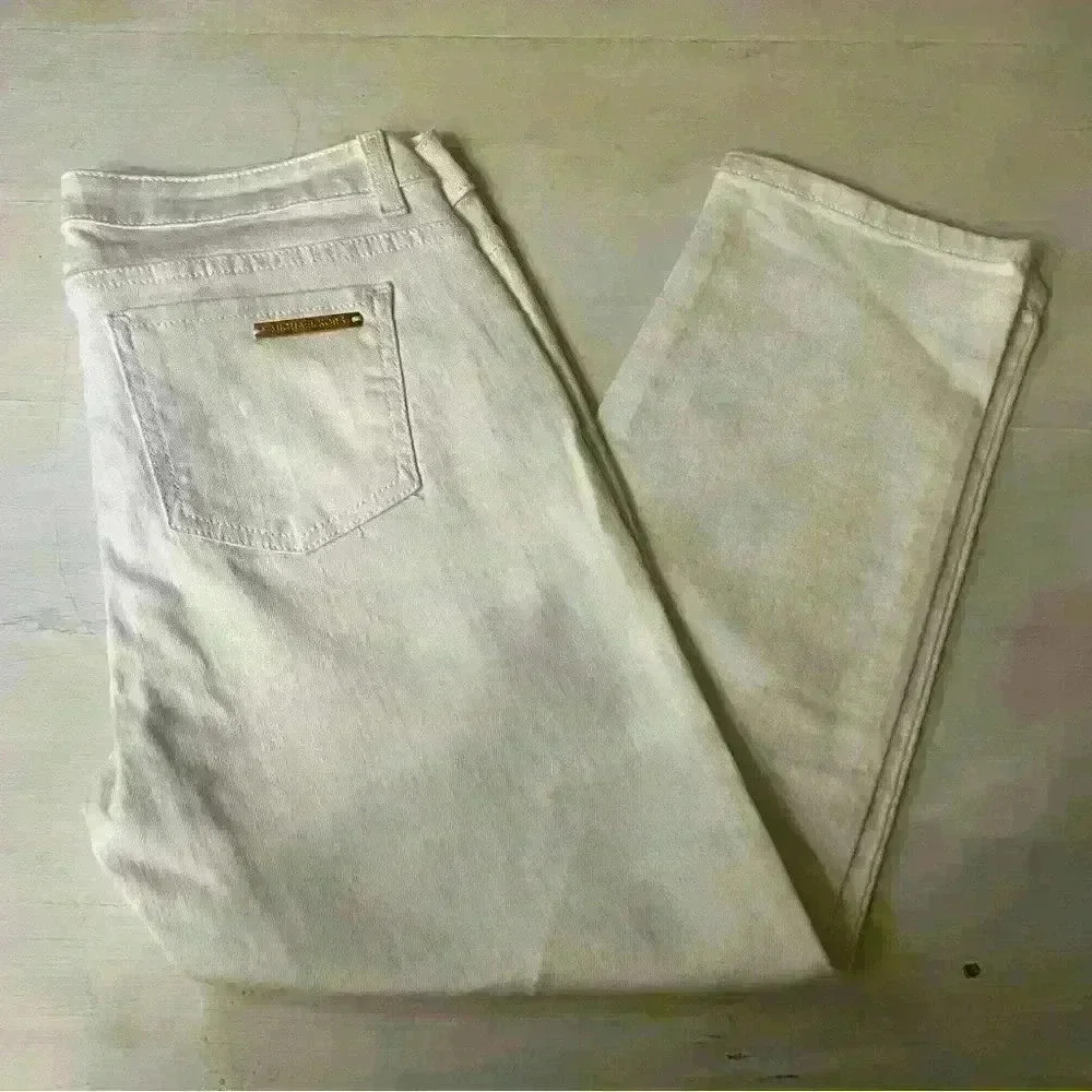 Michael Kors Women’s White Straight Leg Jeans size 4 Gold trim